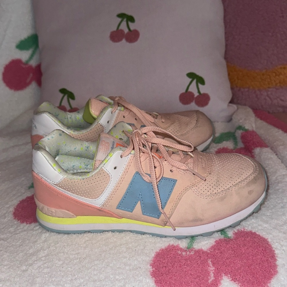 gently worn kids new balance 574